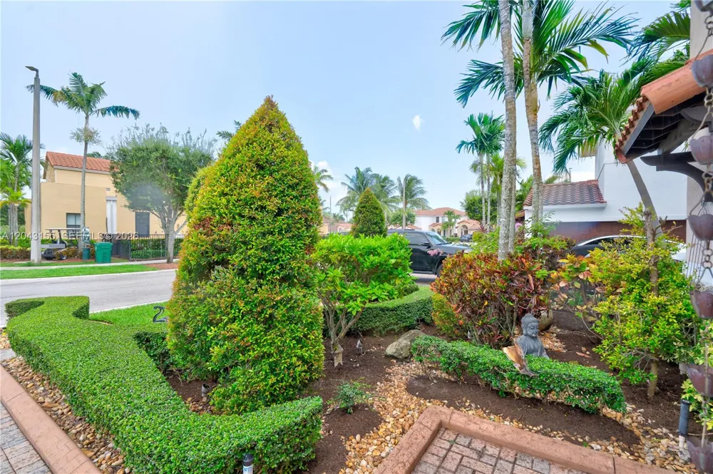 1016 NW 99th Psge #1016 Miami, FL 33172