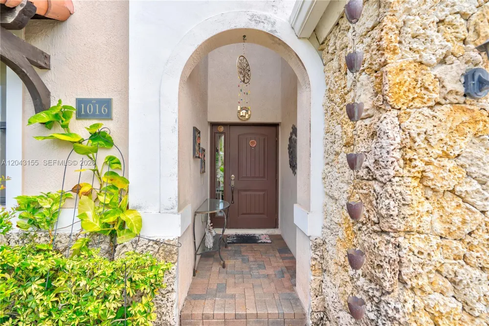 1016 NW 99th Psge #1016 Miami, FL 33172