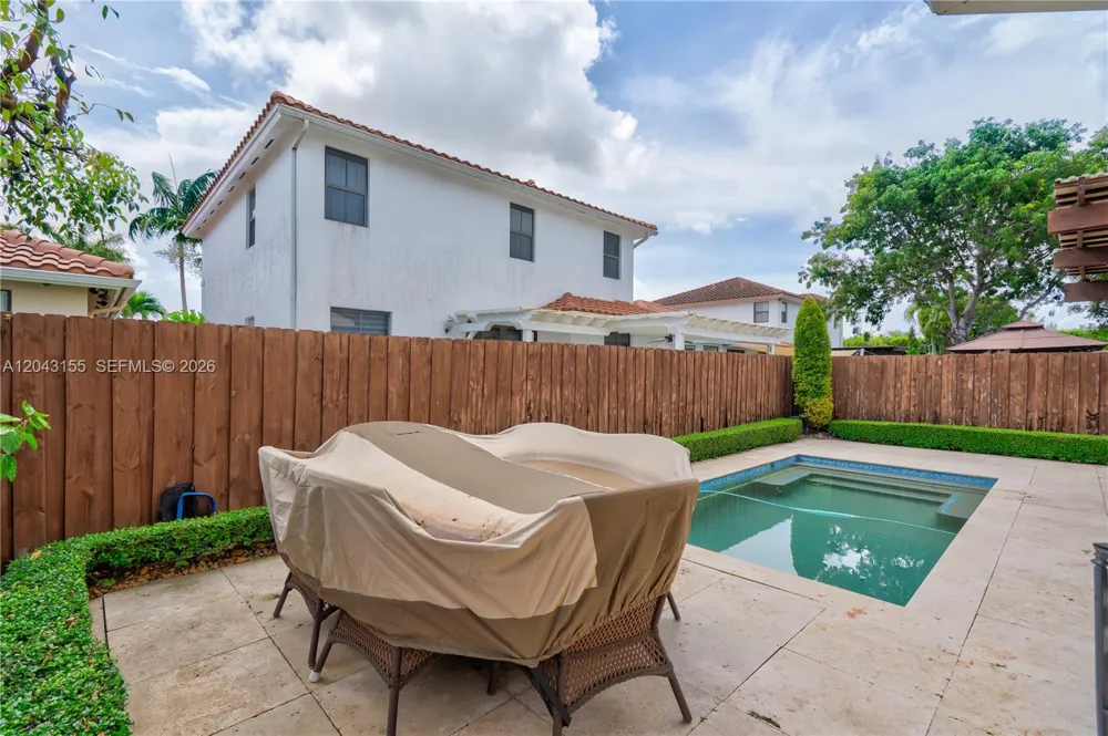 1016 NW 99th Psge #1016 Miami, FL 33172