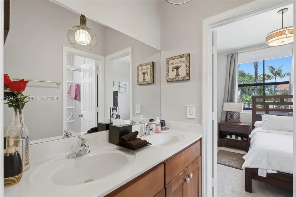 1016 NW 99th Psge #1016 Miami, FL 33172