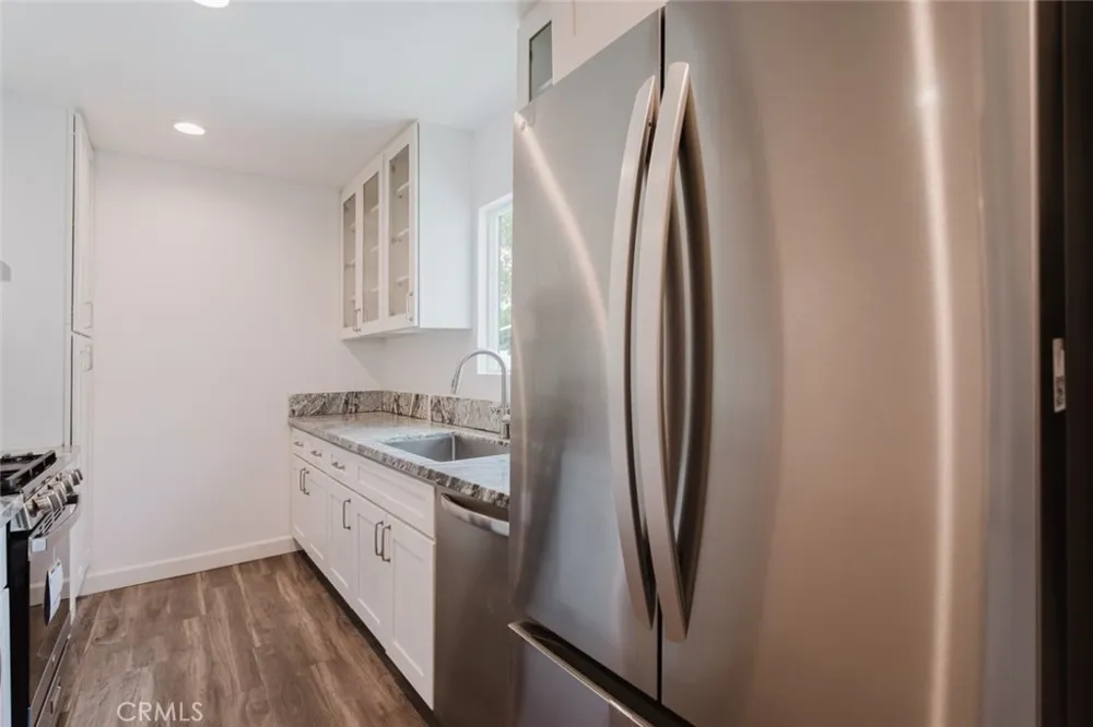 18308 Gresham Street Northridge, CA 91325