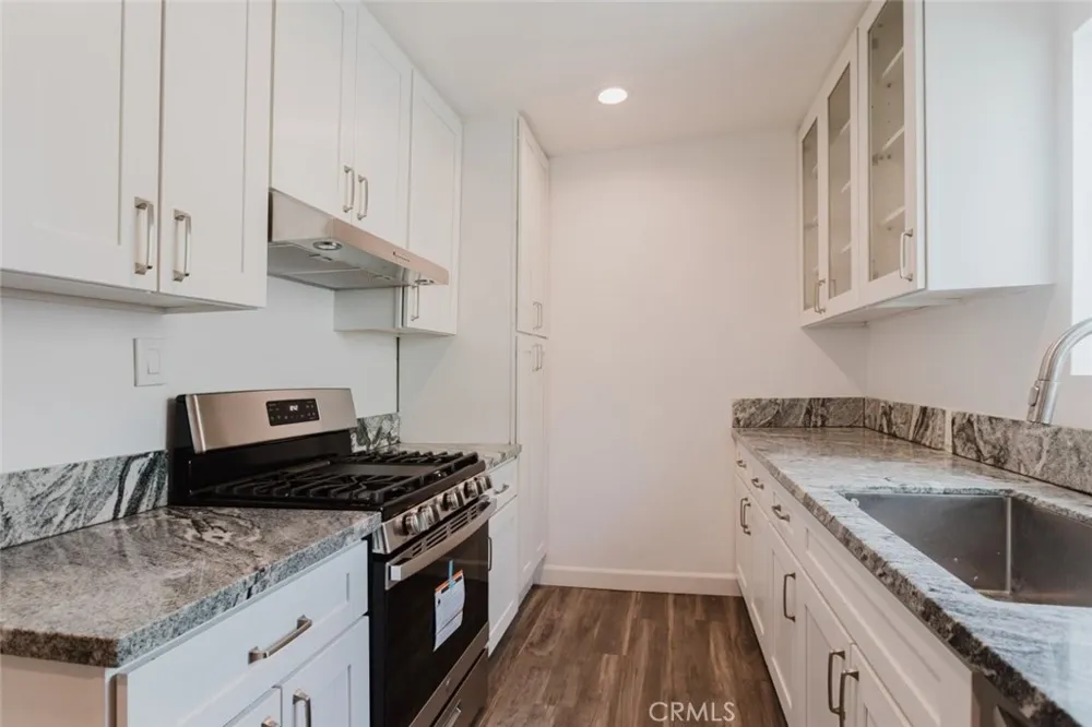 18308 Gresham Street Northridge, CA 91325