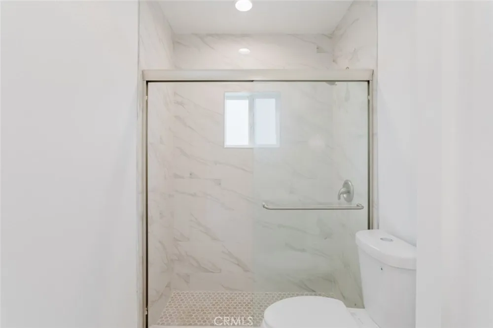 18308 Gresham Street Northridge, CA 91325