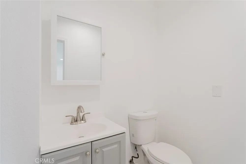 18308 Gresham Street Northridge, CA 91325