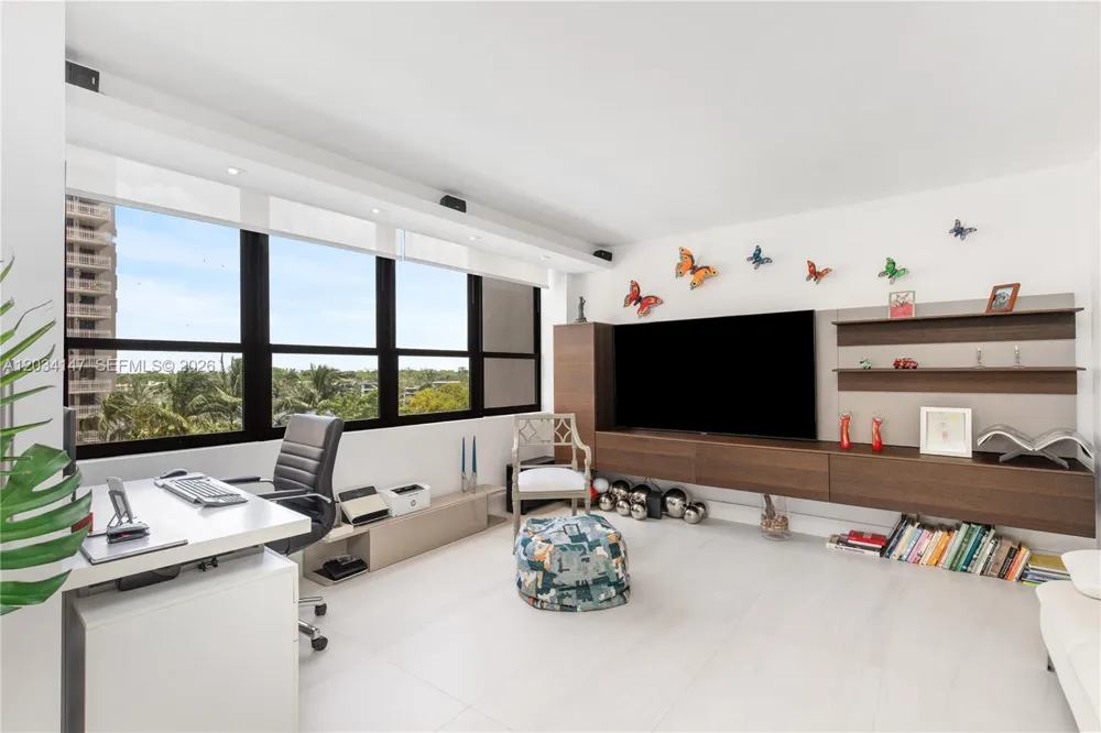 3 Grove Isle Dr #C502 Miami, FL 33133