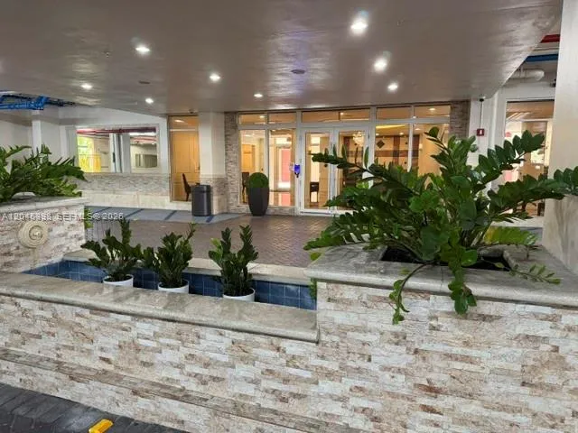 3232 SW 22nd Ter #1303 Miami, FL 33145