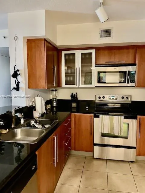 3232 SW 22nd Ter #1303 Miami, FL 33145