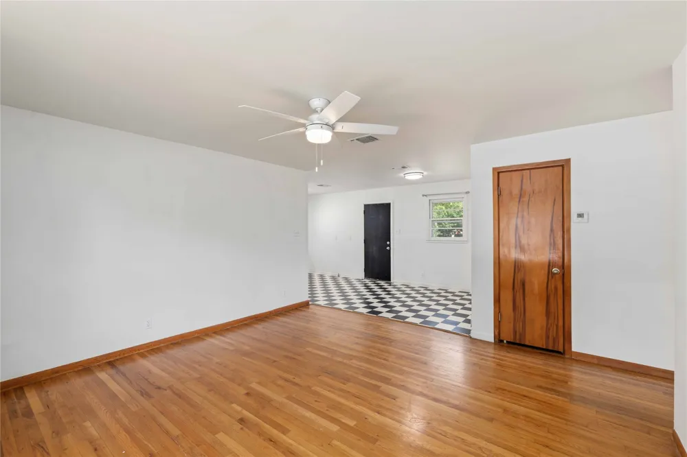 615 E 10th Street Coleman, TX 76834