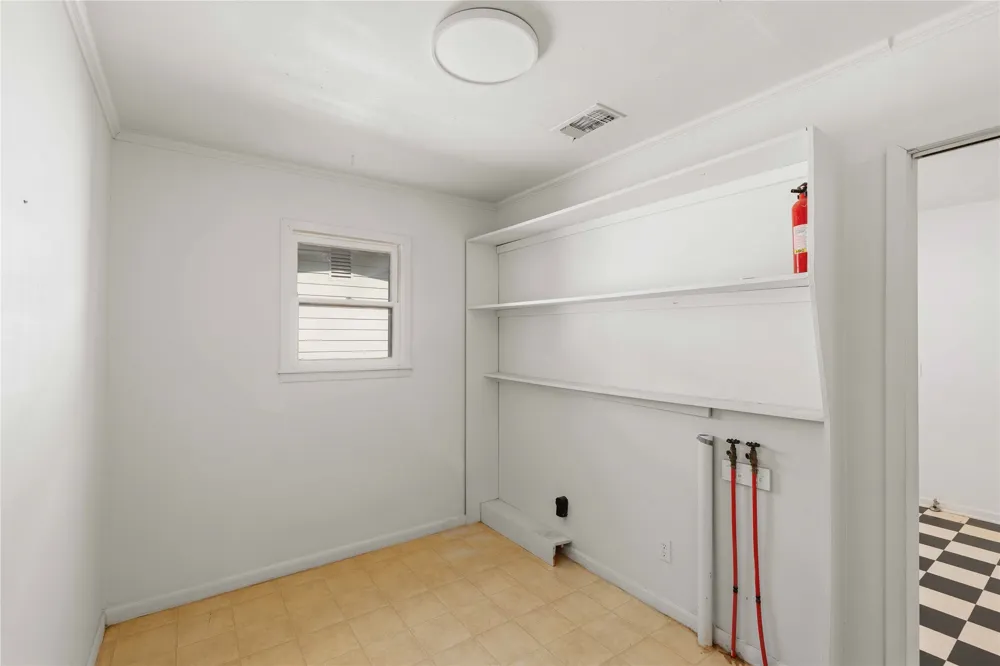 615 E 10th Street Coleman, TX 76834