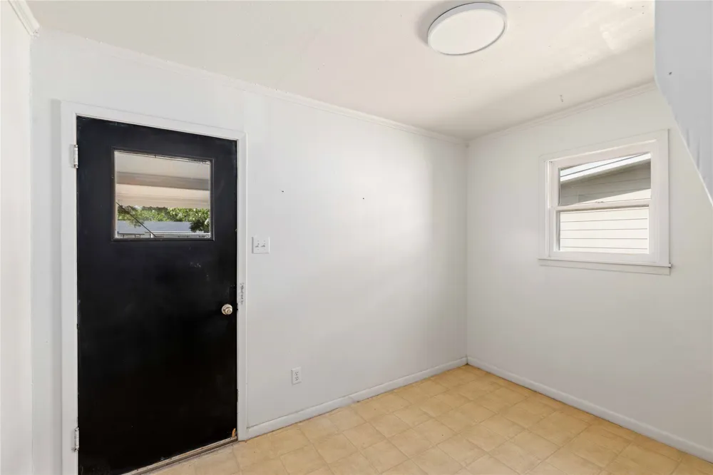 615 E 10th Street Coleman, TX 76834