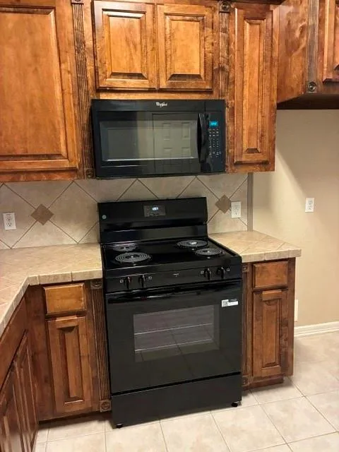 910 Old Angleton Road Clute, TX 77531