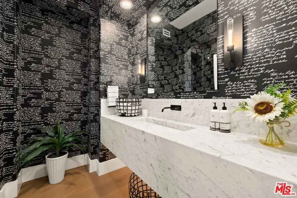29462 Malibu View Court Agoura Hills, CA 91301
