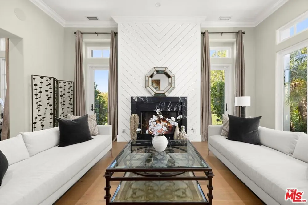 29462 Malibu View Court Agoura Hills, CA 91301