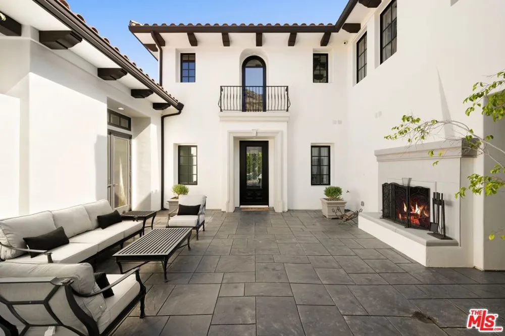 29462 Malibu View Court Agoura Hills, CA 91301