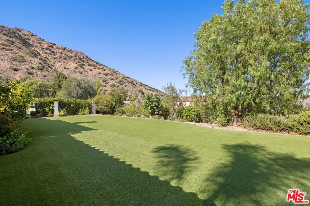 29462 Malibu View Court Agoura Hills, CA 91301