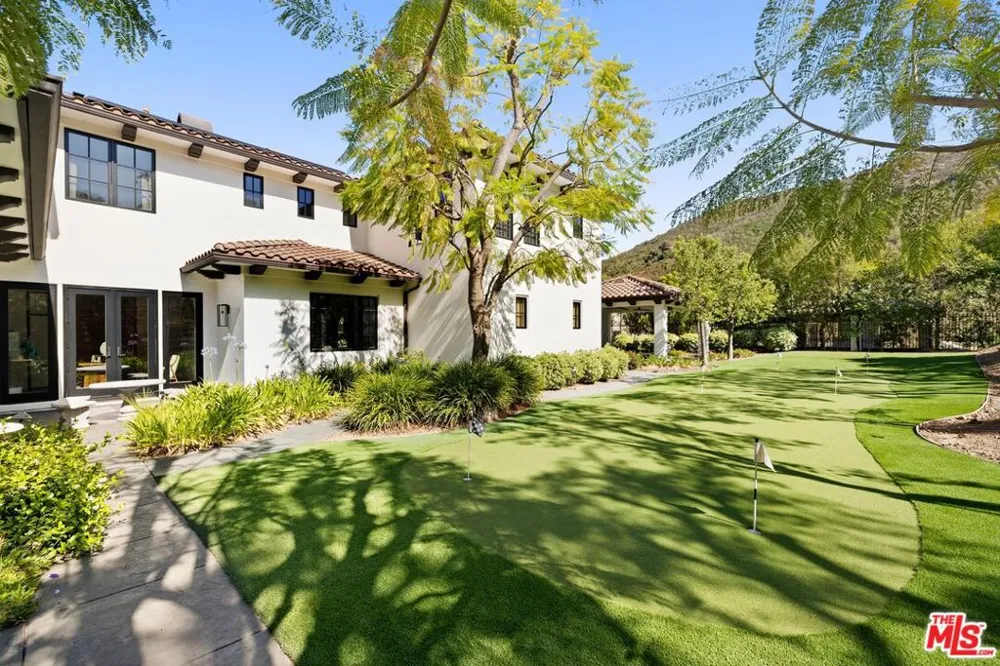 29462 Malibu View Court Agoura Hills, CA 91301