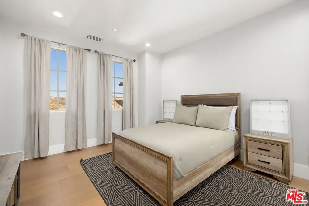 29462 Malibu View Court Agoura Hills, CA 91301