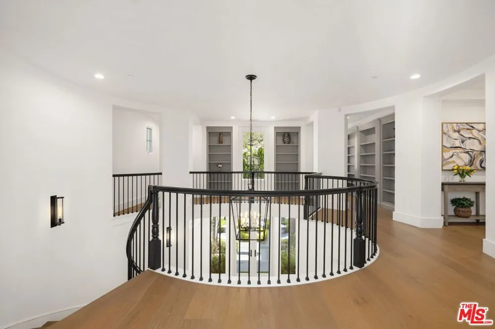 29462 Malibu View Court Agoura Hills, CA 91301