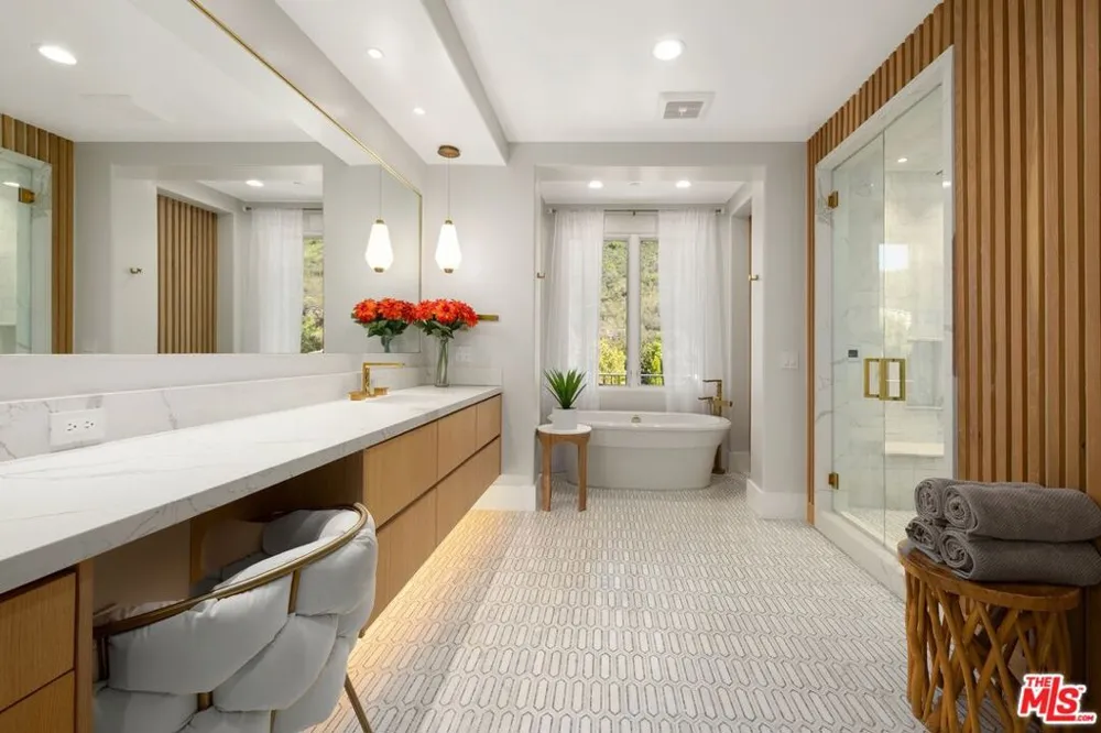 29462 Malibu View Court Agoura Hills, CA 91301