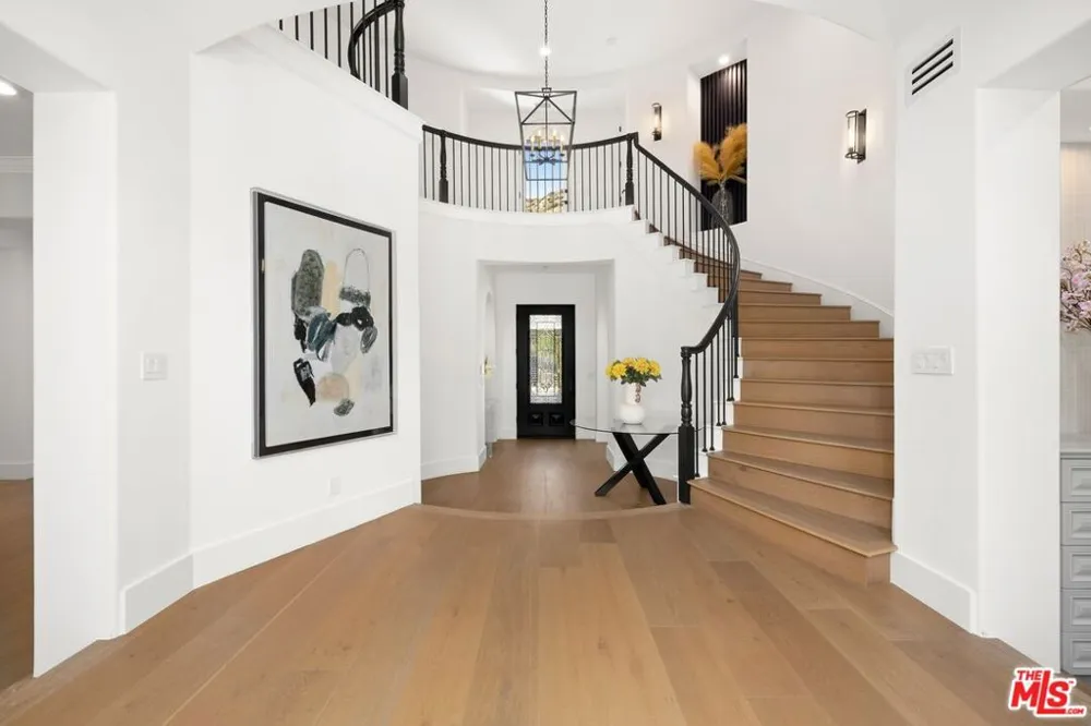 29462 Malibu View Court Agoura Hills, CA 91301