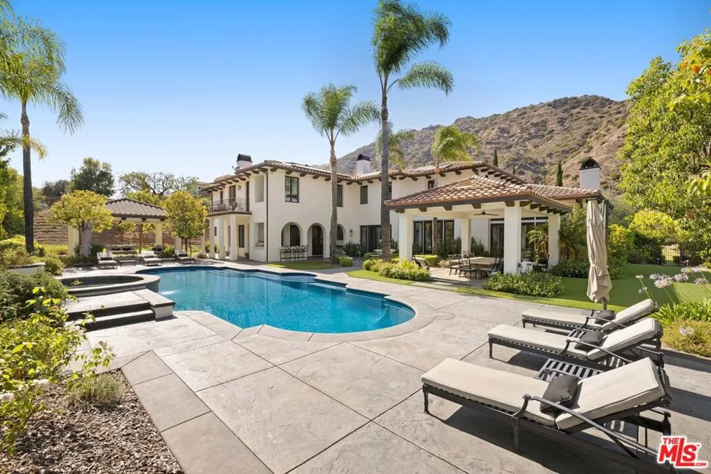 29462 Malibu View Court Agoura Hills, CA 91301