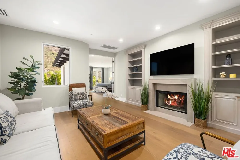 29462 Malibu View Court Agoura Hills, CA 91301