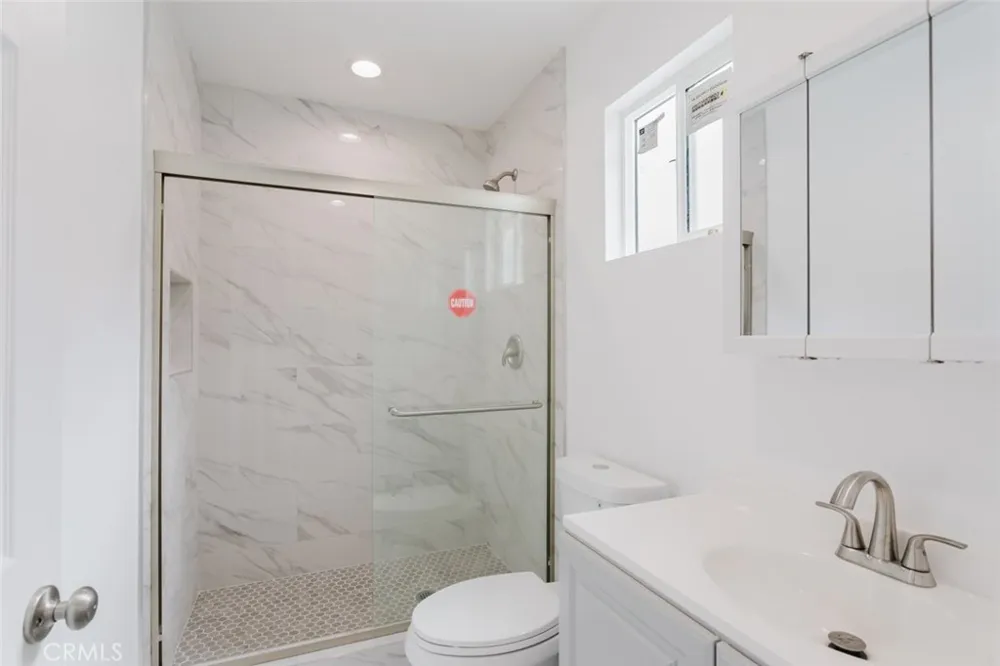 18306 Gresham Street Northridge, CA 91325