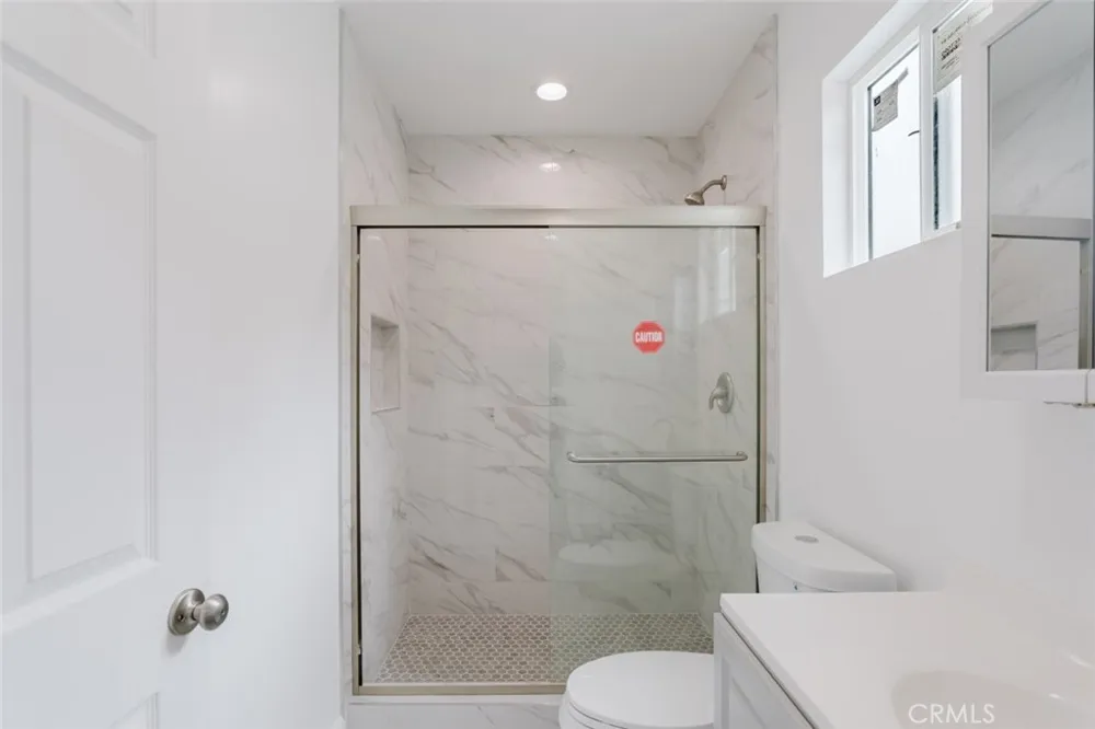 18306 Gresham Street Northridge, CA 91325