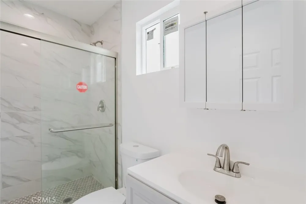 18306 Gresham Street Northridge, CA 91325