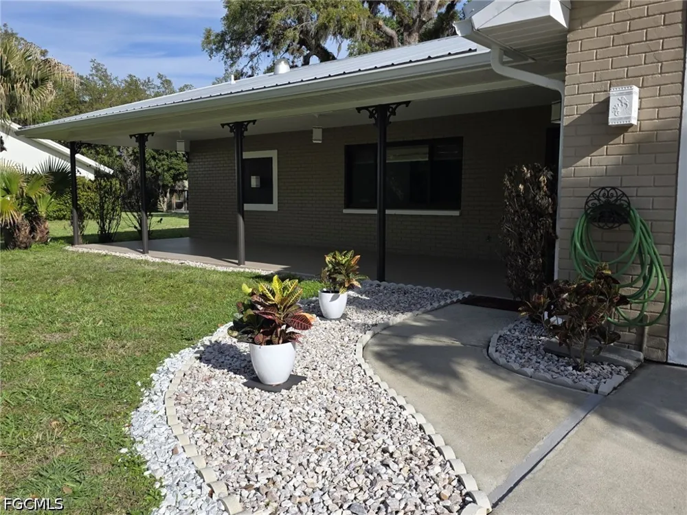 Riverbend Drive Labelle, FL 33935