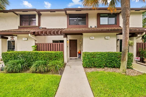 4352 Carambola Circle