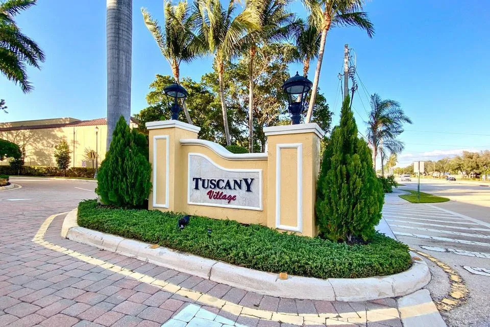210 NE 69th Circle Boca Raton, FL 33487