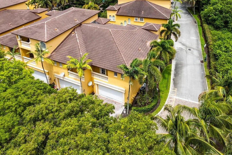 210 NE 69th Circle Boca Raton, FL 33487