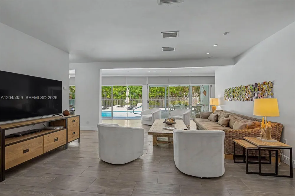 340 Atlantic Rd Key Biscayne, FL 33149
