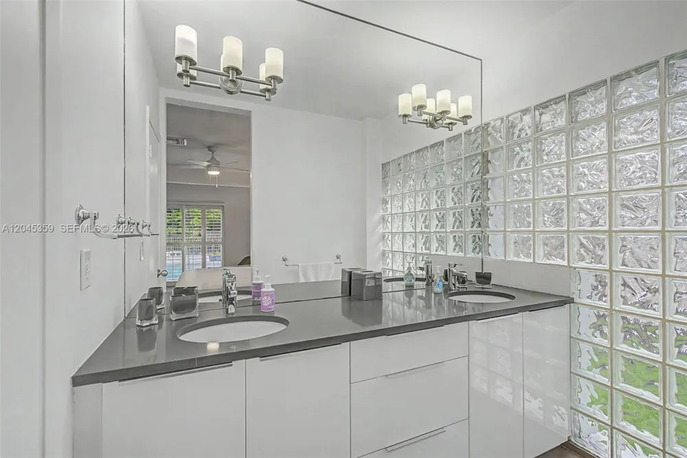 340 Atlantic Rd Key Biscayne, FL 33149