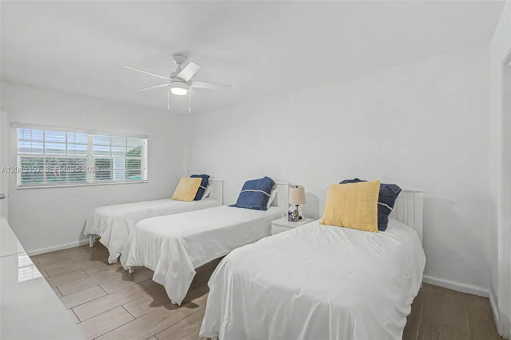 340 Atlantic Rd Key Biscayne, FL 33149