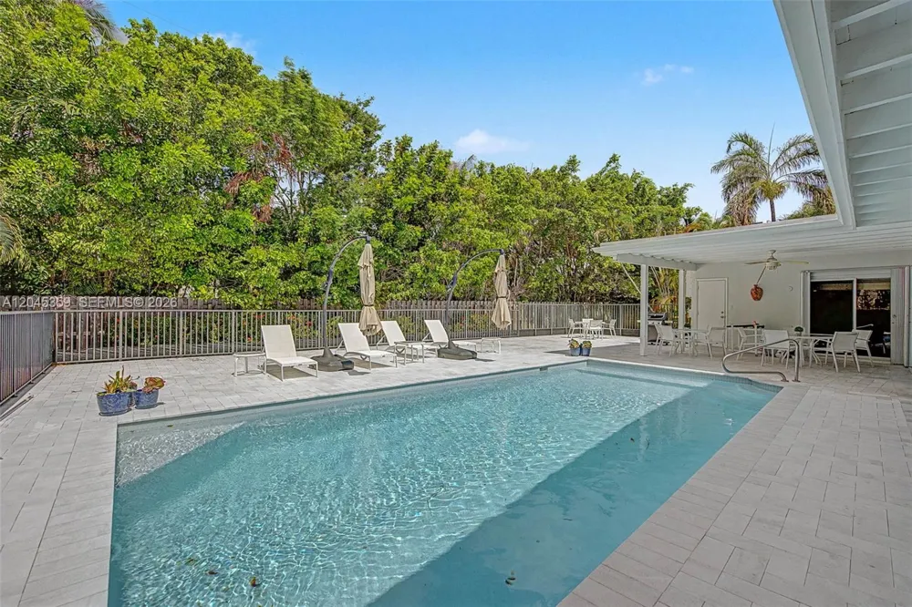 340 Atlantic Rd Key Biscayne, FL 33149