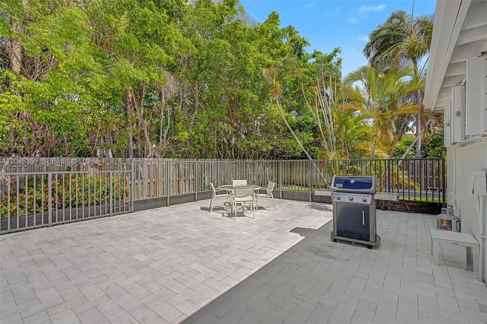 340 Atlantic Rd Key Biscayne, FL 33149