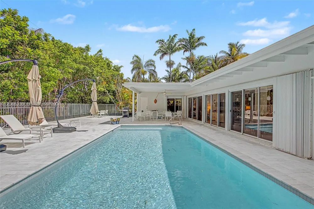 340 Atlantic Rd Key Biscayne, FL 33149