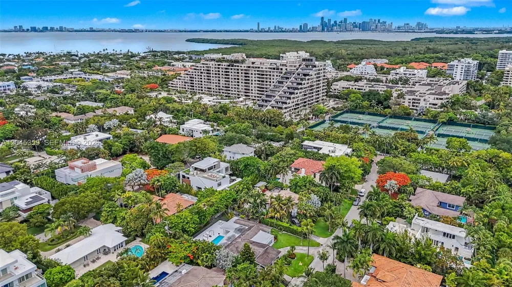 340 Atlantic Rd Key Biscayne, FL 33149