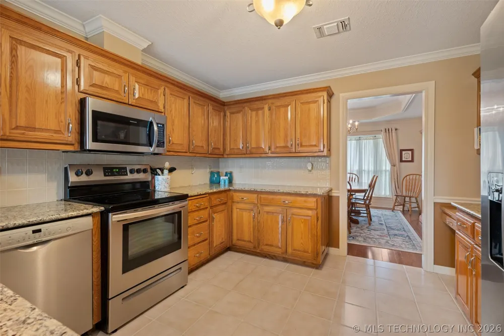1018 Arbor Drive Bartlesville, OK 74006