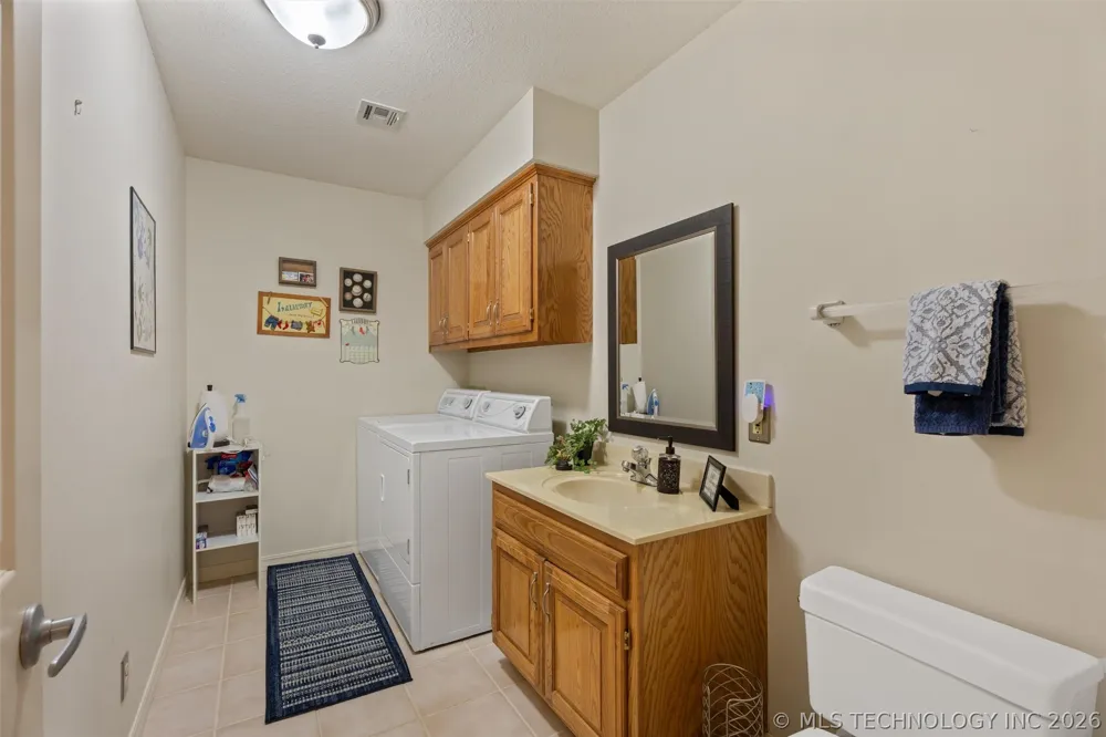 1018 Arbor Drive Bartlesville, OK 74006