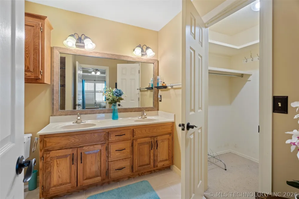1018 Arbor Drive Bartlesville, OK 74006