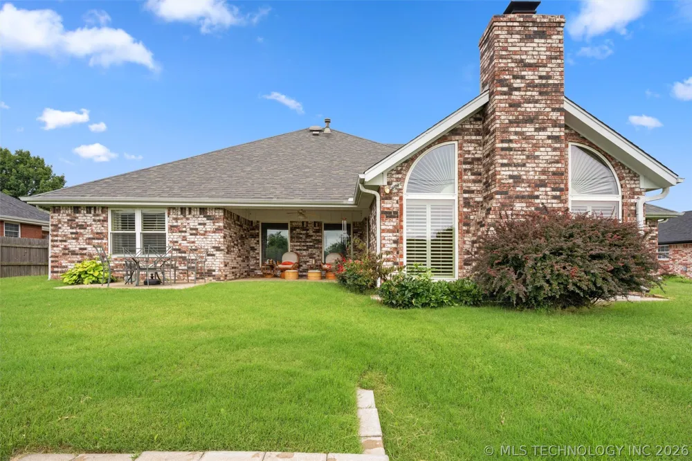 1018 Arbor Drive Bartlesville, OK 74006