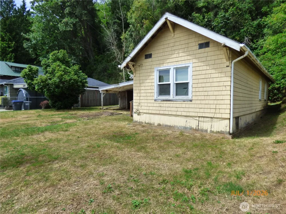 2218 W 5th Street Aberdeen, WA 98520