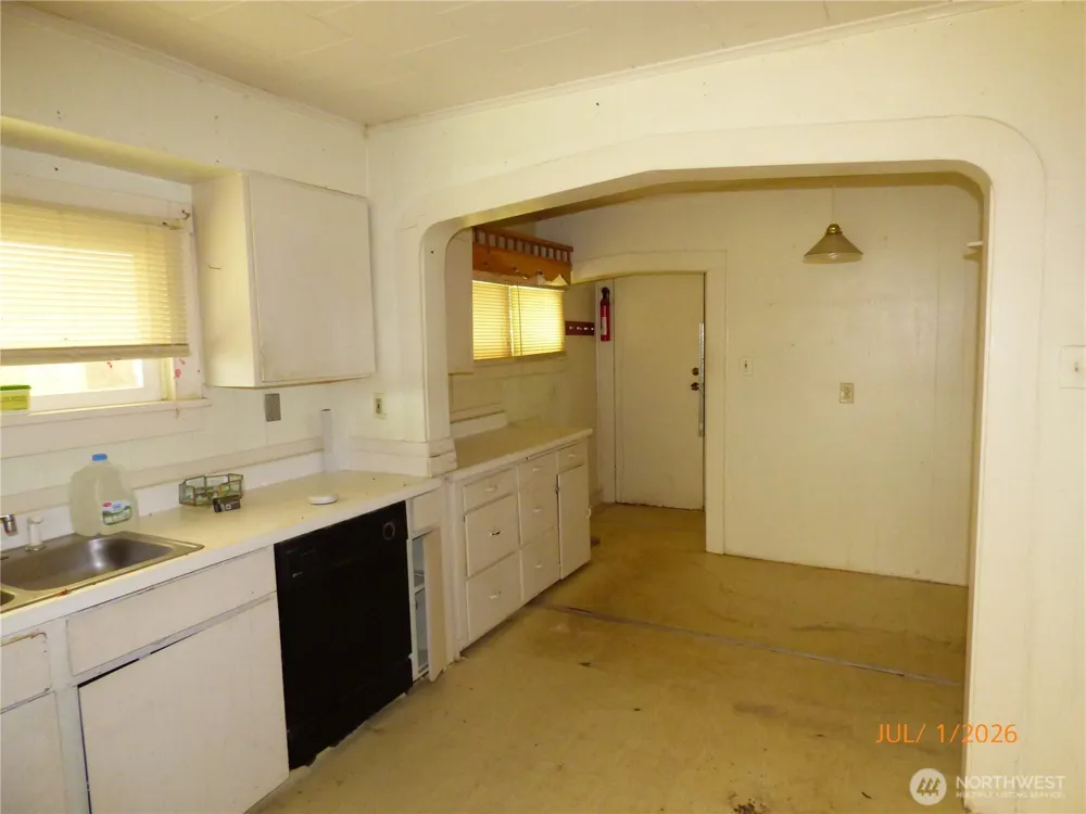2218 W 5th Street Aberdeen, WA 98520