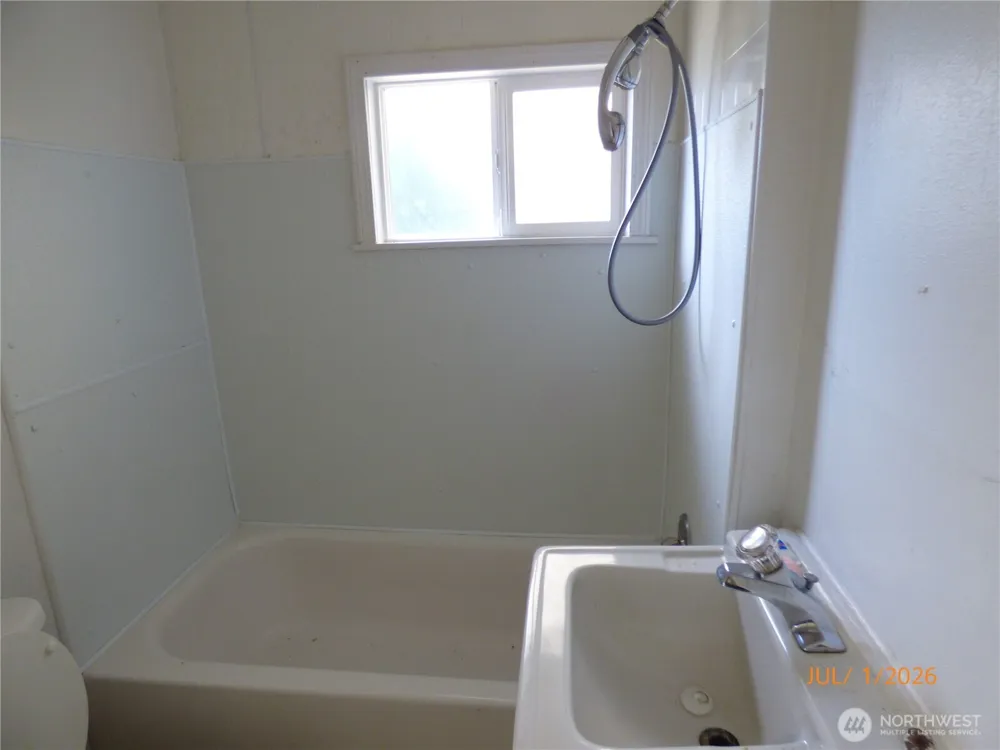 2218 W 5th Street Aberdeen, WA 98520