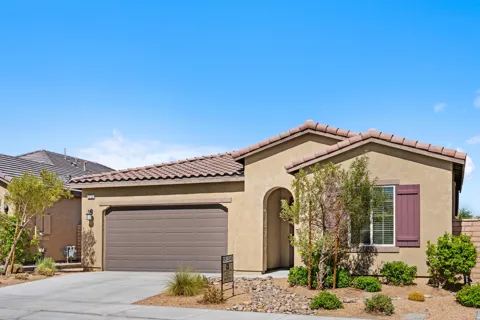 43720 Vacanza Court