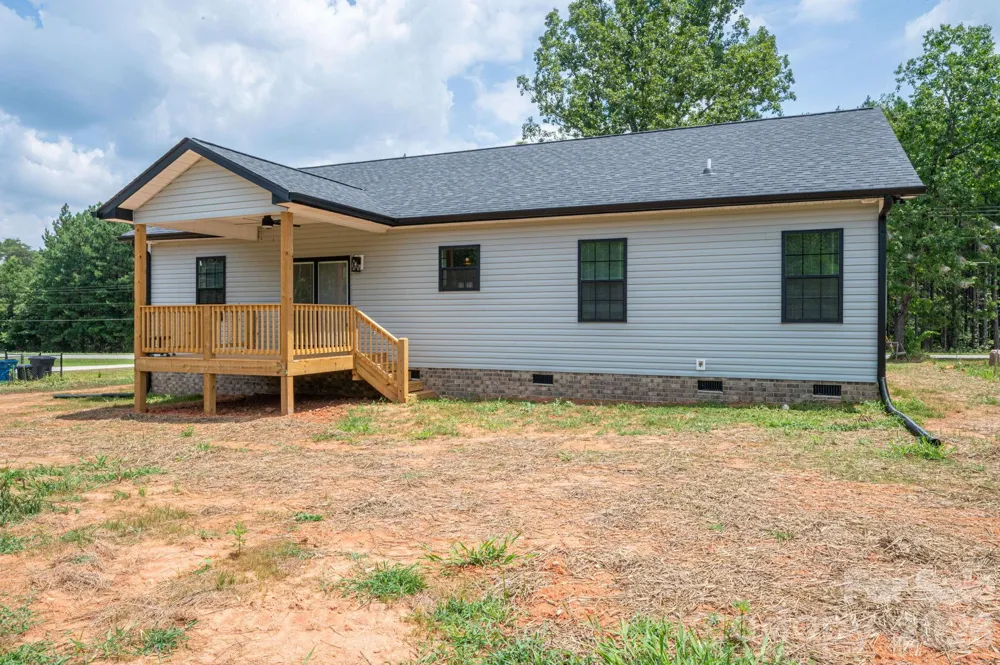 2474 Shoal Road Crouse, NC 28033