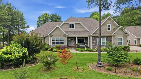 975 Cumberland Circle